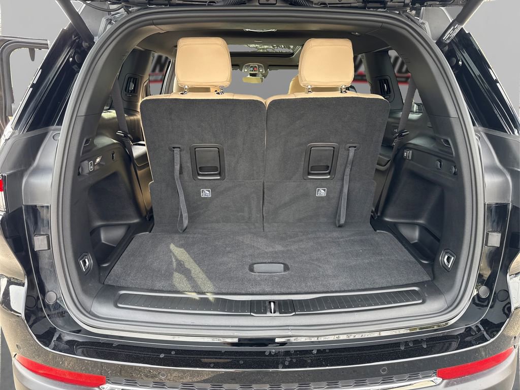 Used 2025 Jeep Grand Cherokee L Limited w/ Luxury Tech Group II image 11