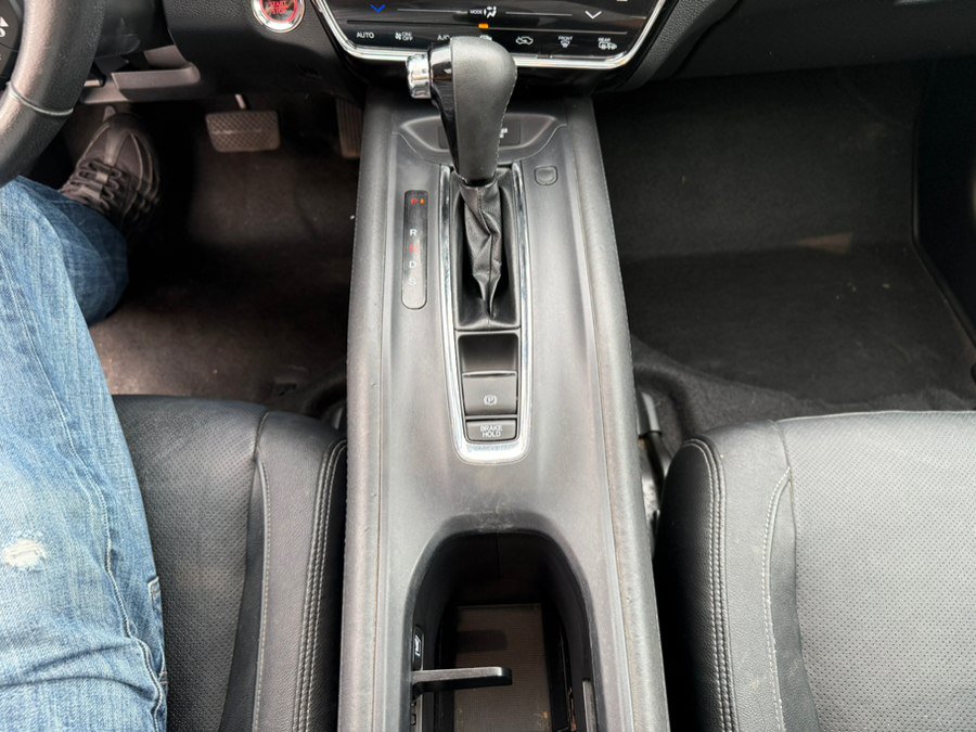 Used 2019 Honda HR-V Touring image 17