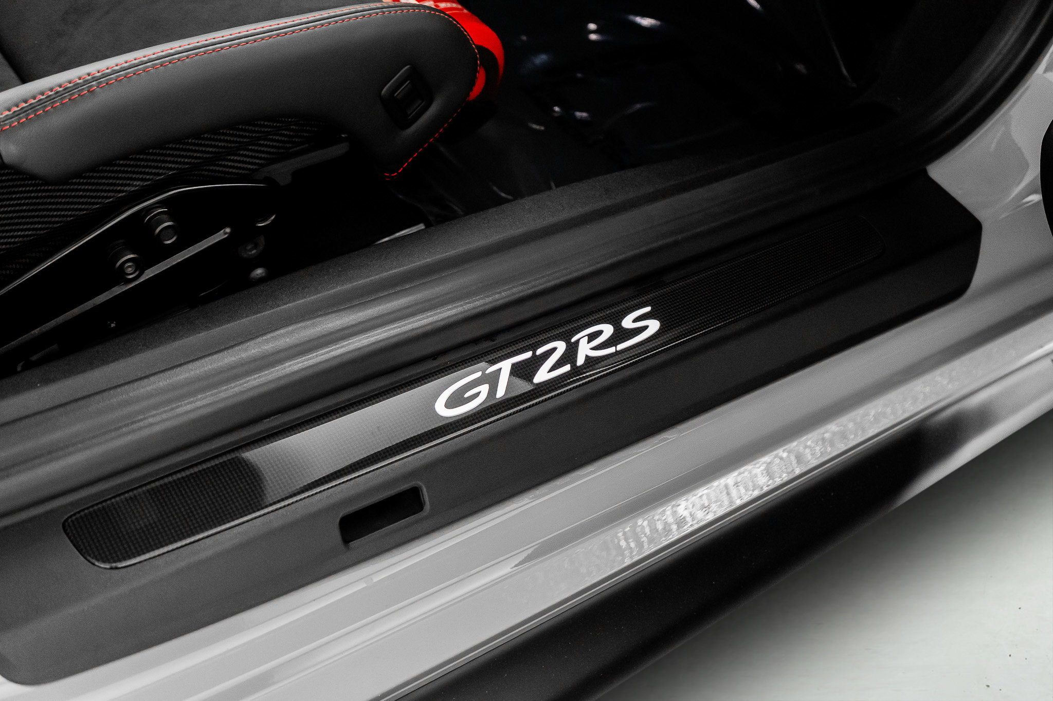 Used 2018 Porsche 911 GT2 RS w/ Weissach Package image 36