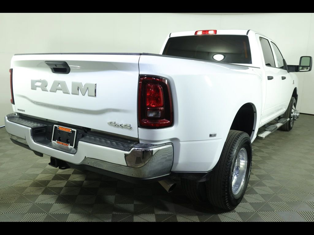 Used 2025 RAM 3500 Tradesman w/ Chrome Appearance Group AWD/4WD image 13