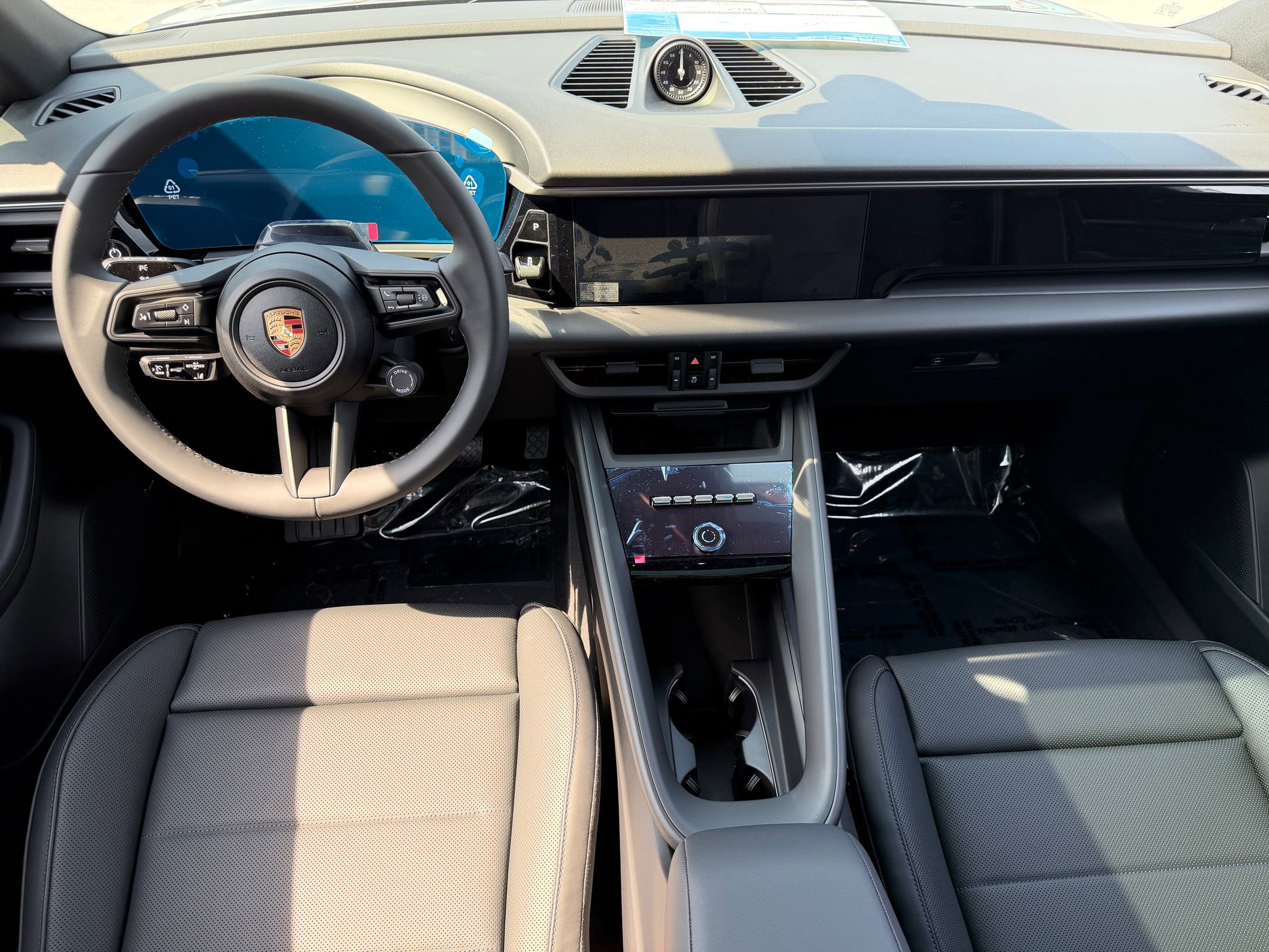 New 2026 Porsche Macan 4 Electric AWD/4WD image 21