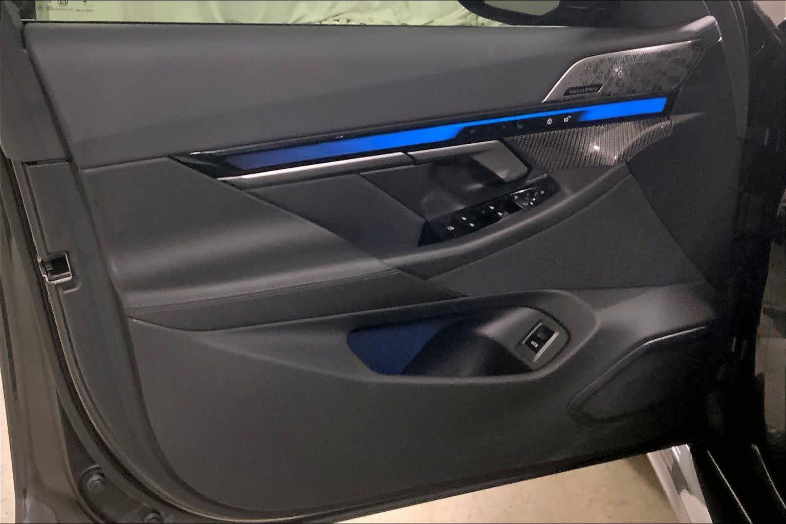 Used 2025 BMW M5 Touring w/ Executive Package AWD/4WD image 21