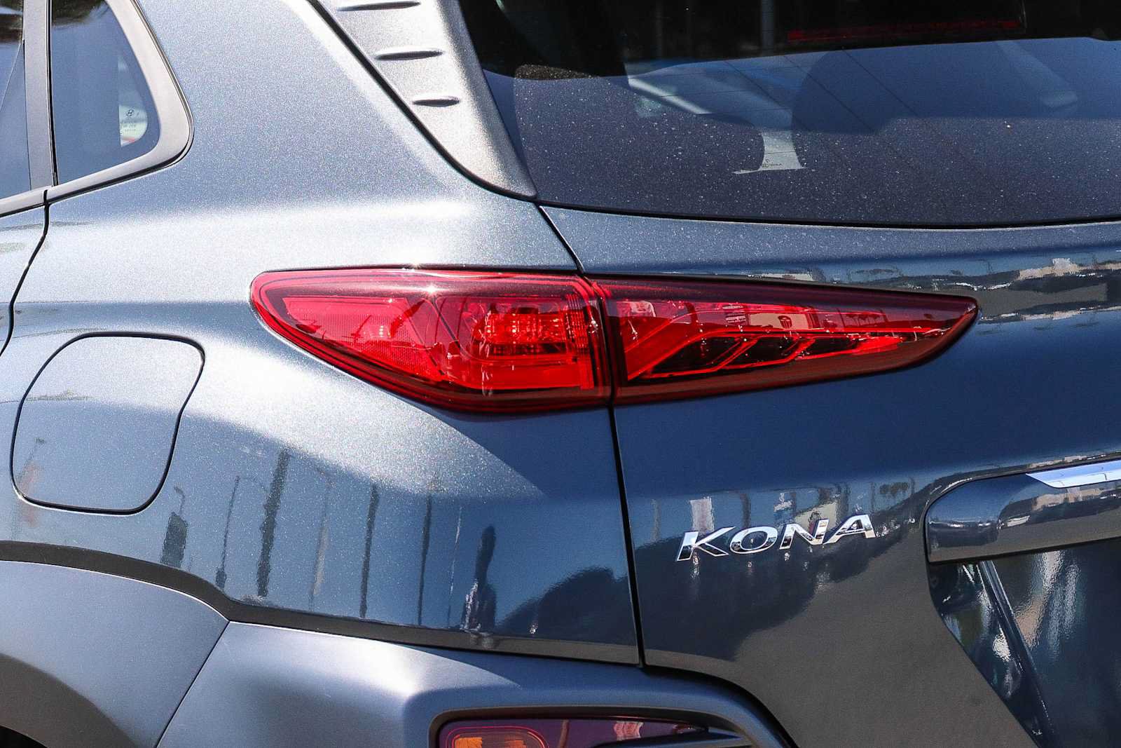 Used 2021 Hyundai Kona Limited w/ Cargo Package AWD/4WD image 11