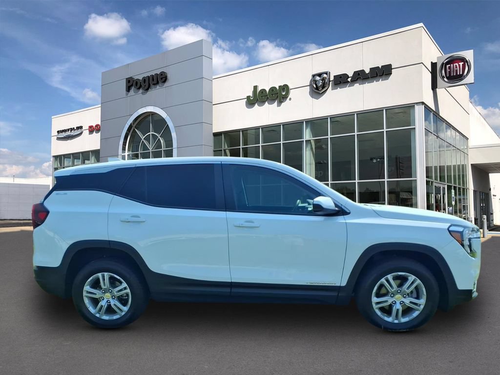 Used 2023 GMC Terrain SLE w/ Fleet Convenience Package AWD/4WD image 2