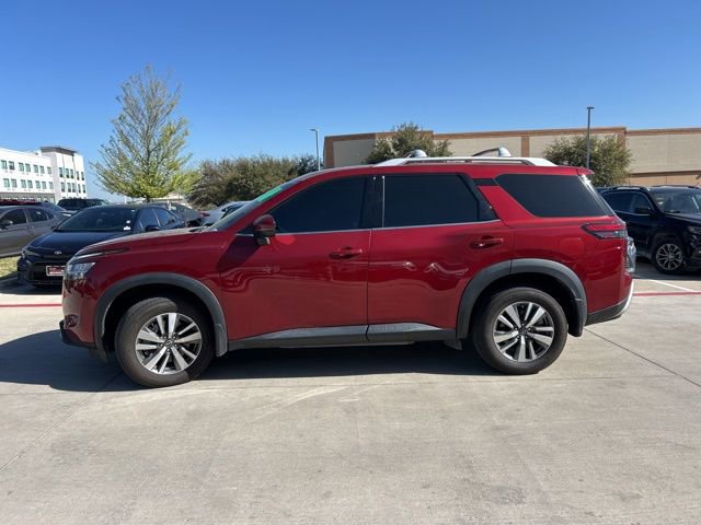 Used 2024 Nissan Pathfinder SL image 6