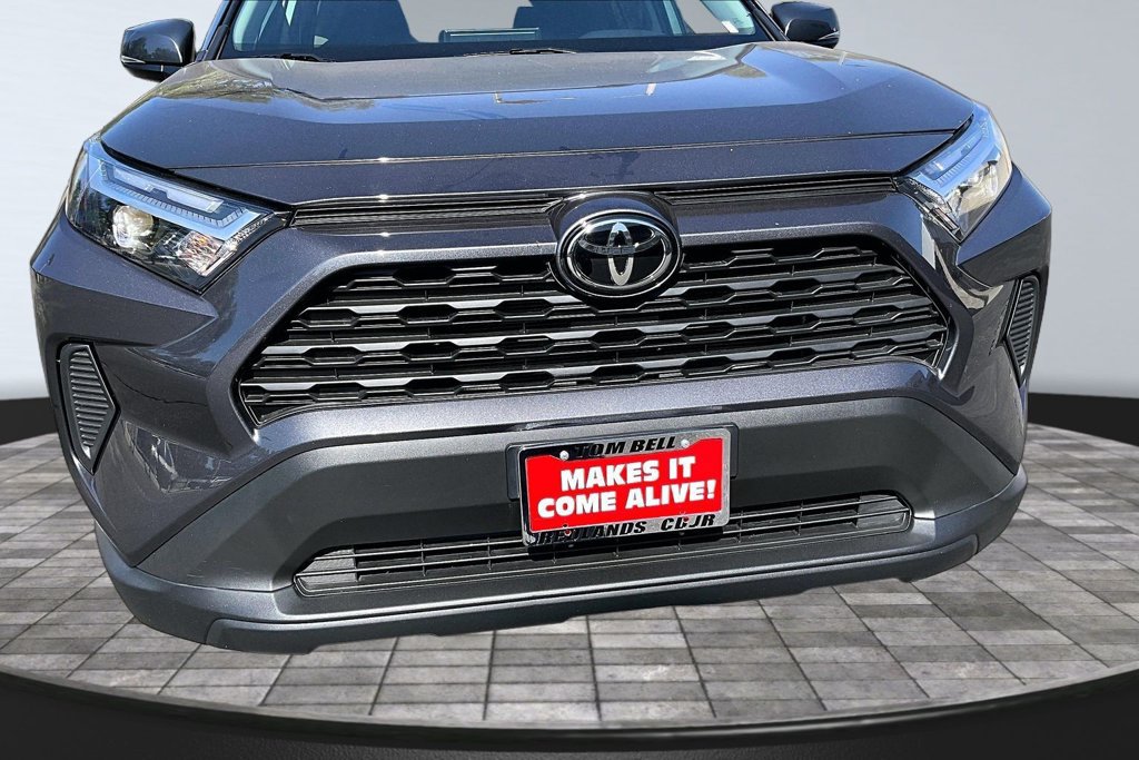 Used 2025 Toyota RAV4 XLE w/ Convenience Package FWD image 29