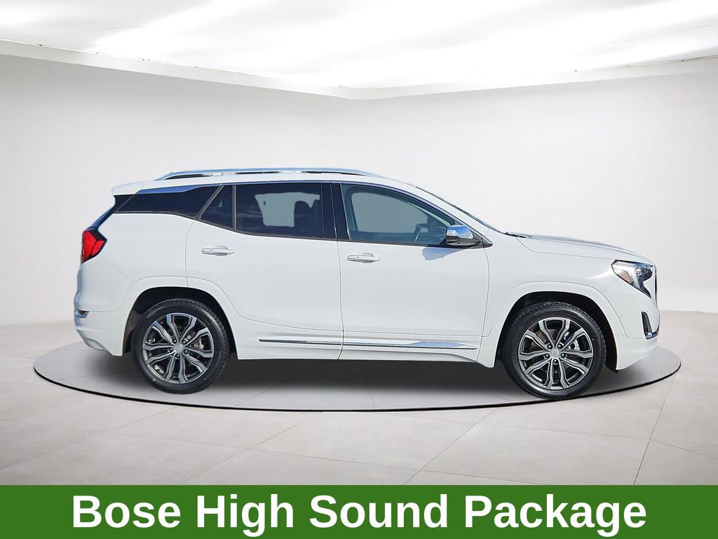 Used 2020 GMC Terrain Denali w/ Denali Premium Package AWD/4WD image 8