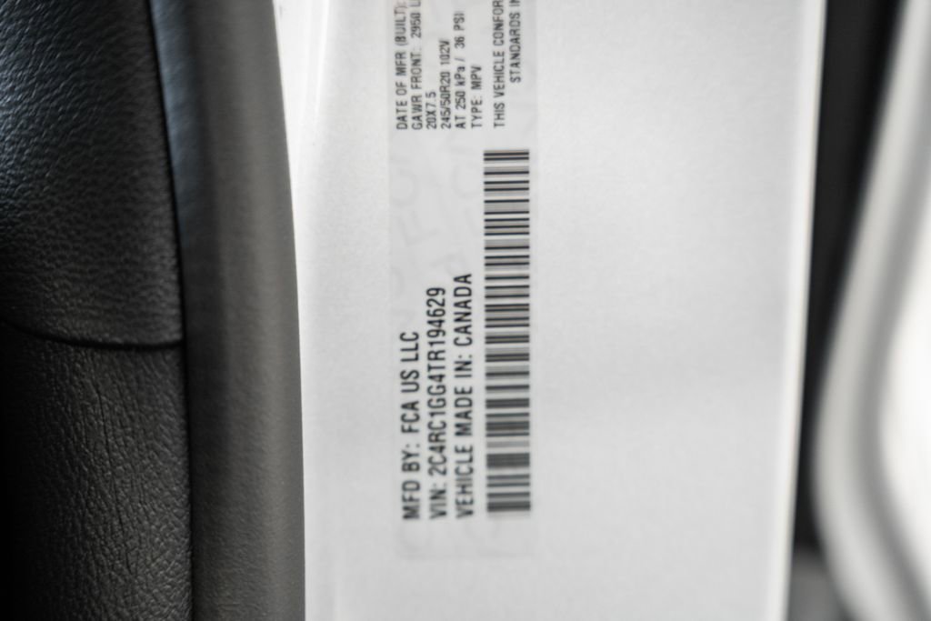 New 2026 Chrysler Pacifica Limited w/ Uconnect Theater Family Group image 38