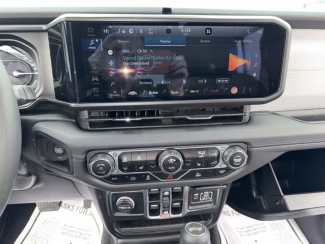 Used 2025 Jeep Wrangler Sahara 4xe image 14