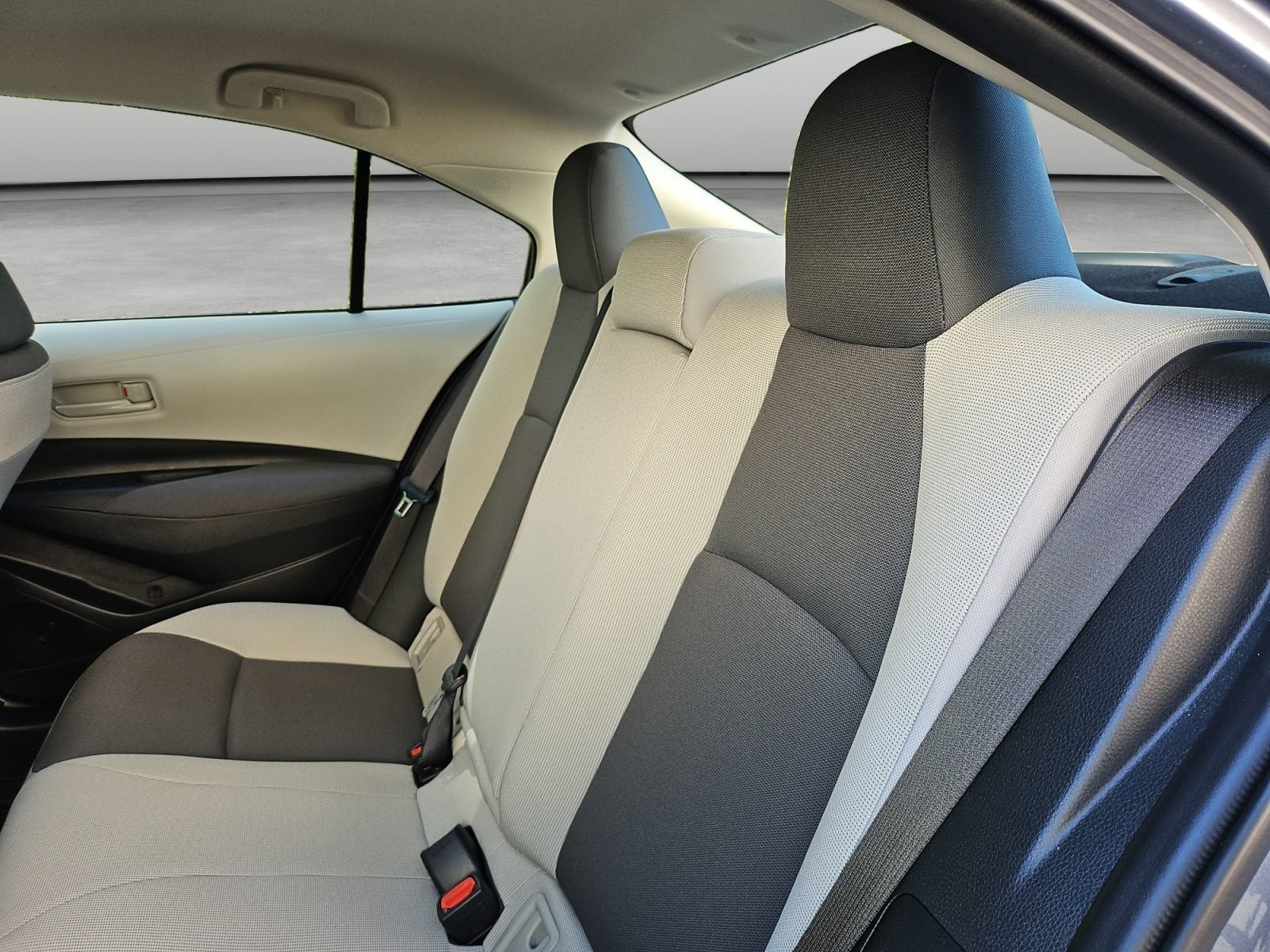 Used 2025 Toyota Corolla LE w/ Convenience Package FWD image 42