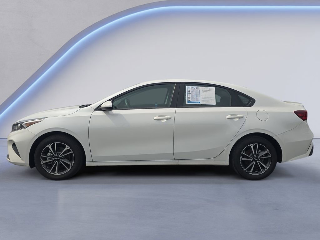 Used 2024 Kia Forte LXS image 2