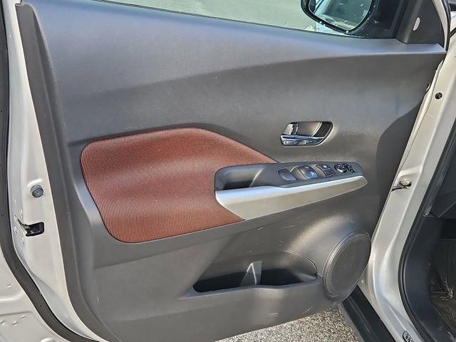 Used 2019 Nissan Kicks SR FWD image 16