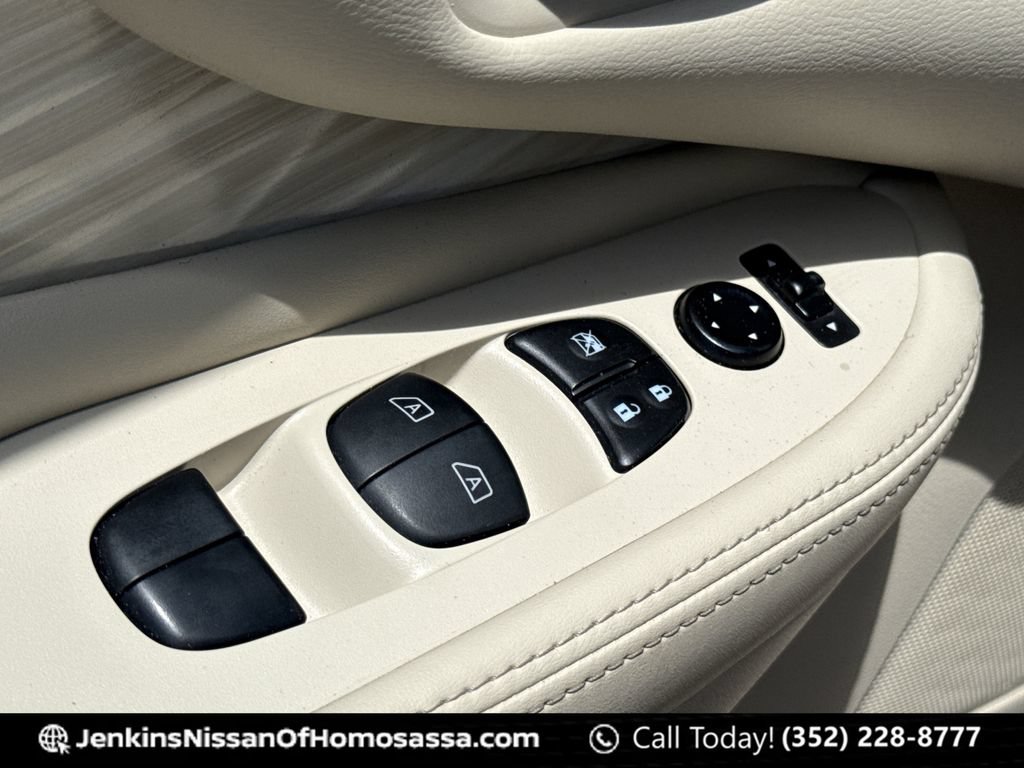 Used 2016 Nissan Murano SV FWD image 26