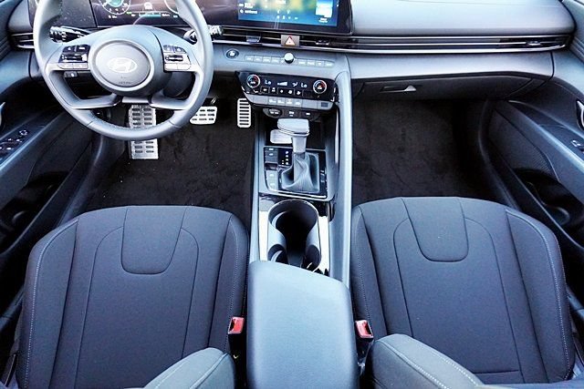 New 2026 Hyundai Elantra Sport FWD image 23