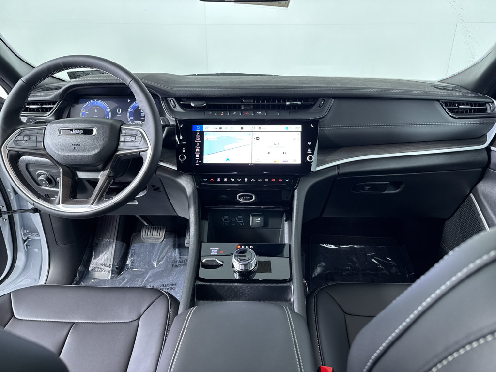 New 2026 Jeep Grand Cherokee L Limited w/ Limited Altitude Package AWD/4WD image 5
