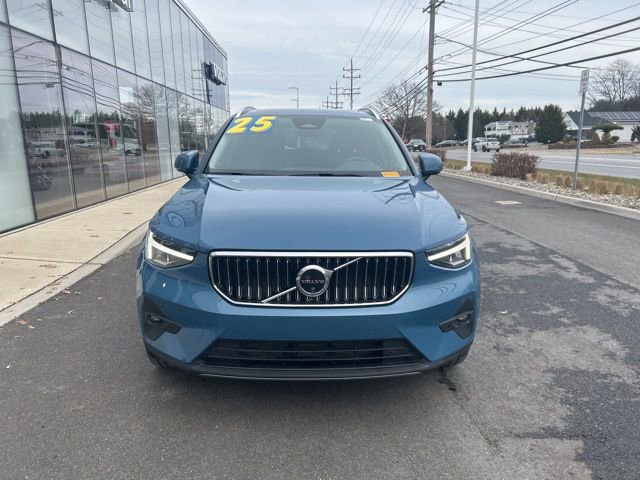 Certified 2025 Volvo XC40 B5 Plus image 7