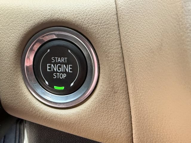 Used 2021 Chevrolet Tahoe Premier w/ Premium Package AWD/4WD image 32
