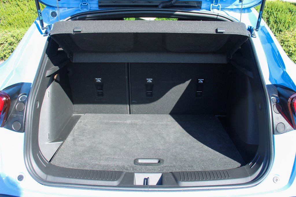 Used 2024 Chevrolet Trax RS w/ Sunroof Package image 8