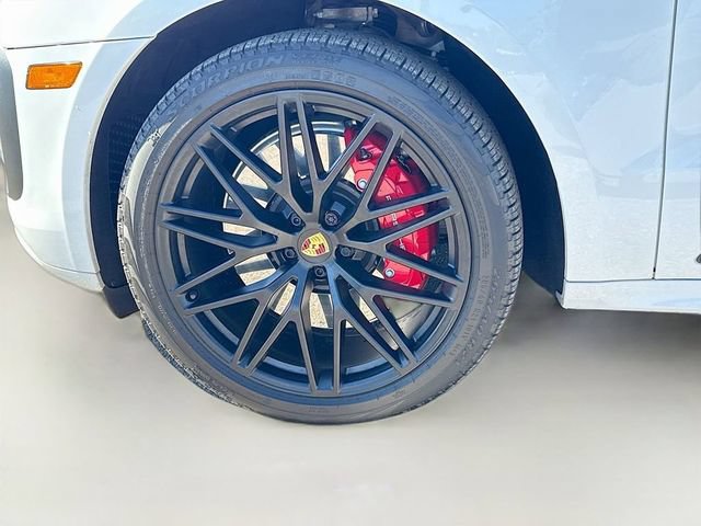 Certified 2024 Porsche Macan GTS AWD/4WD image 42