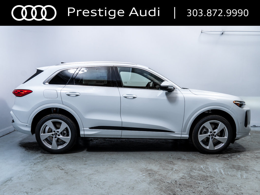 Used 2025 Audi Q5 Premium Plus w/ Premium Plus AWD/4WD image 9