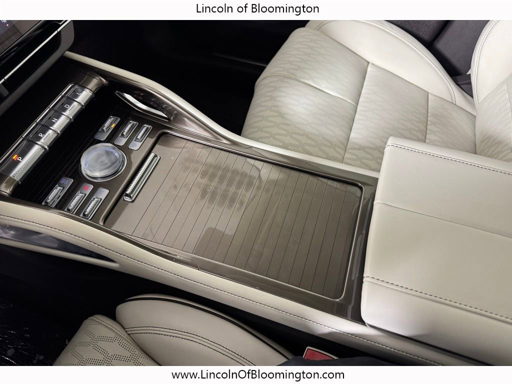 New 2026 Lincoln Nautilus Black Label w/ Jet Appearance Package image 36