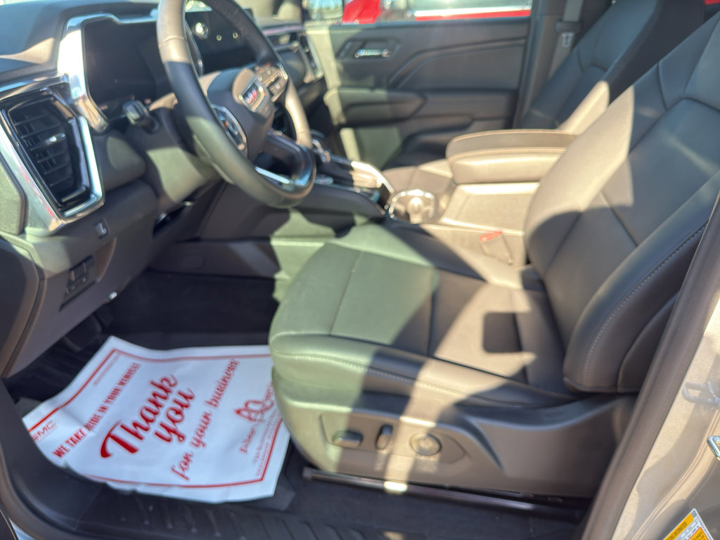 Used 2024 GMC Canyon Elevation w/ Elevation Premium Package image 12