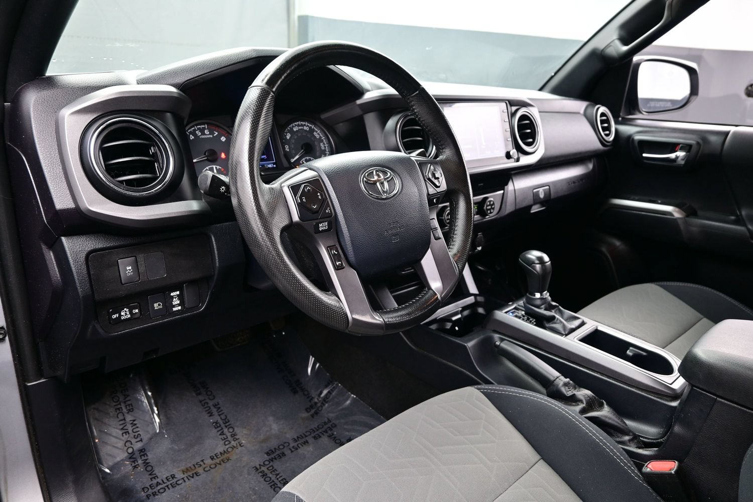 Used 2020 Toyota Tacoma TRD Off-Road AWD/4WD image 13