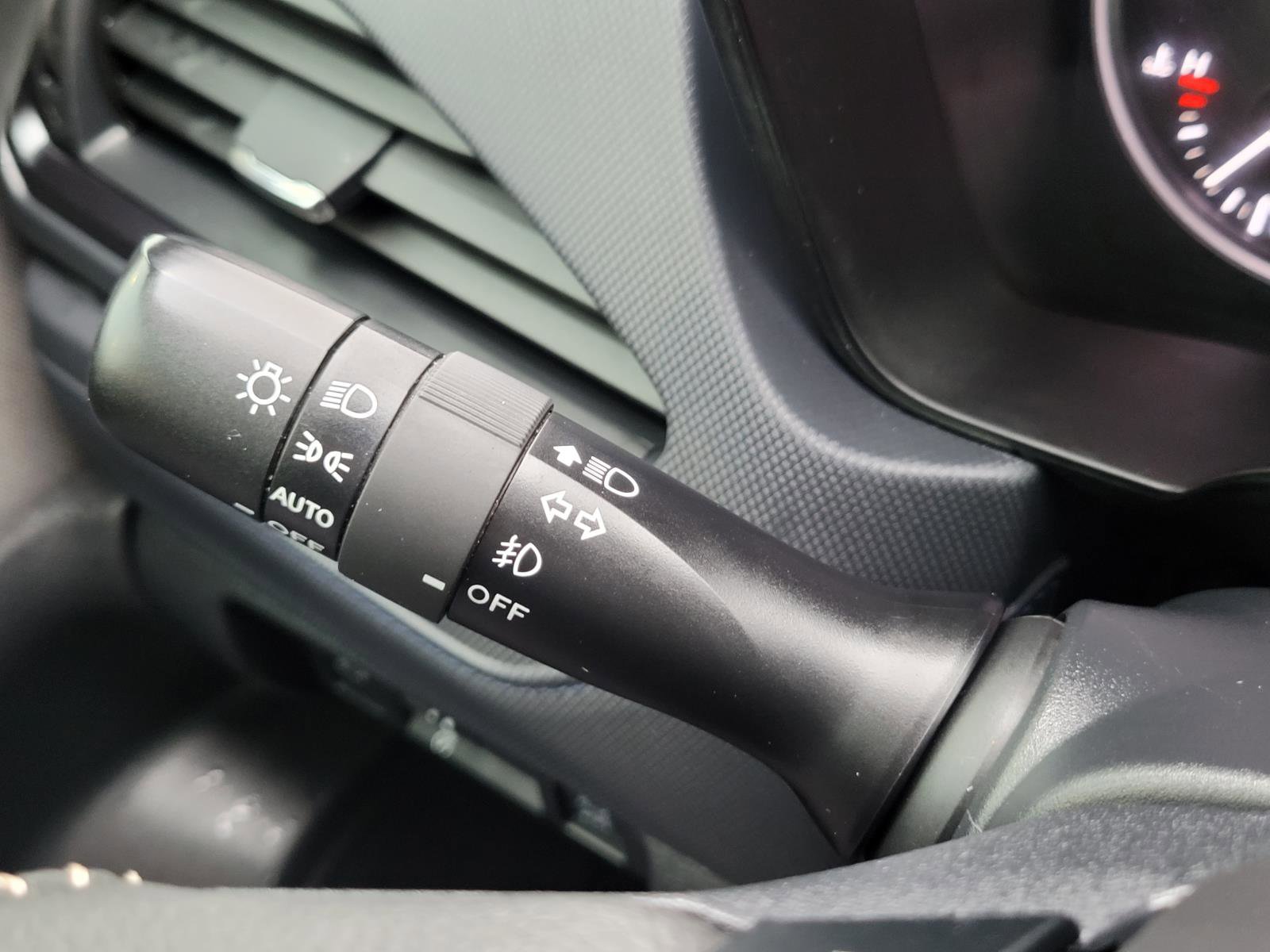 Certified 2025 Subaru Forester Premium AWD/4WD image 31