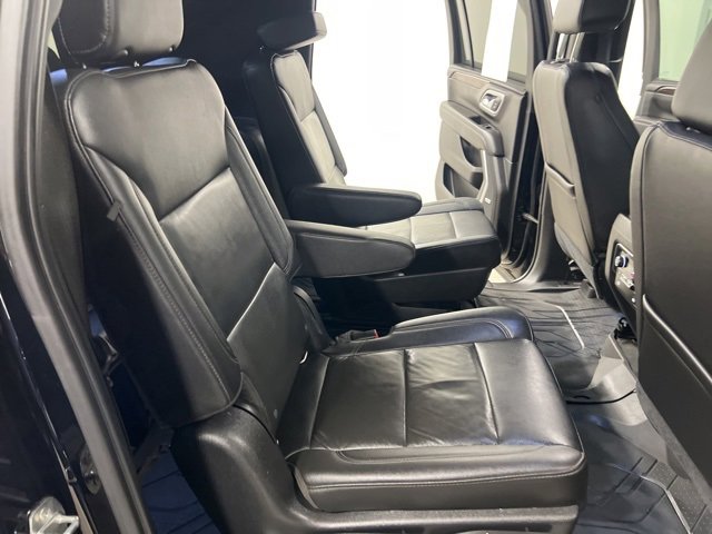 Used 2021 Chevrolet Suburban Z71 w/ Z71 Signature Package image 22