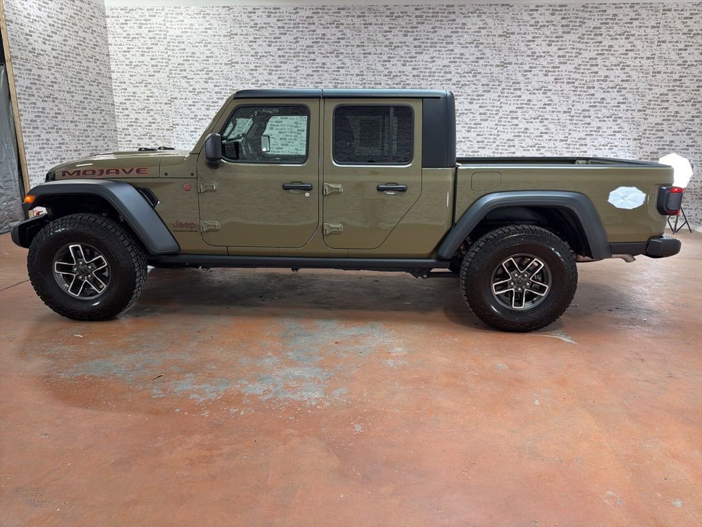 Used 2025 Jeep Gladiator Mojave w/ Safety Group image 4