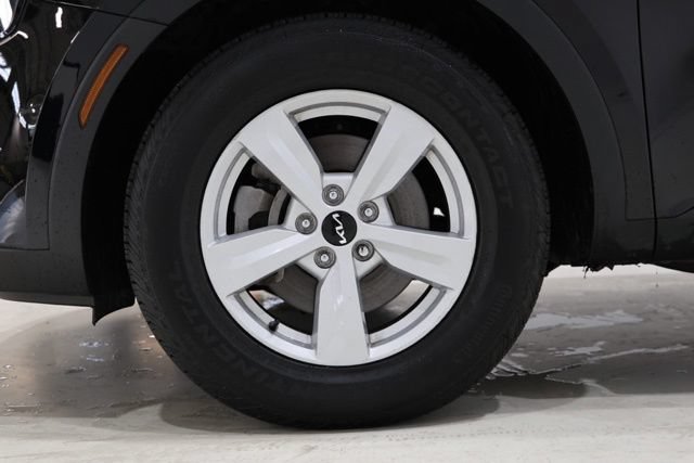 Used 2025 Kia Sorento LX FWD image 11