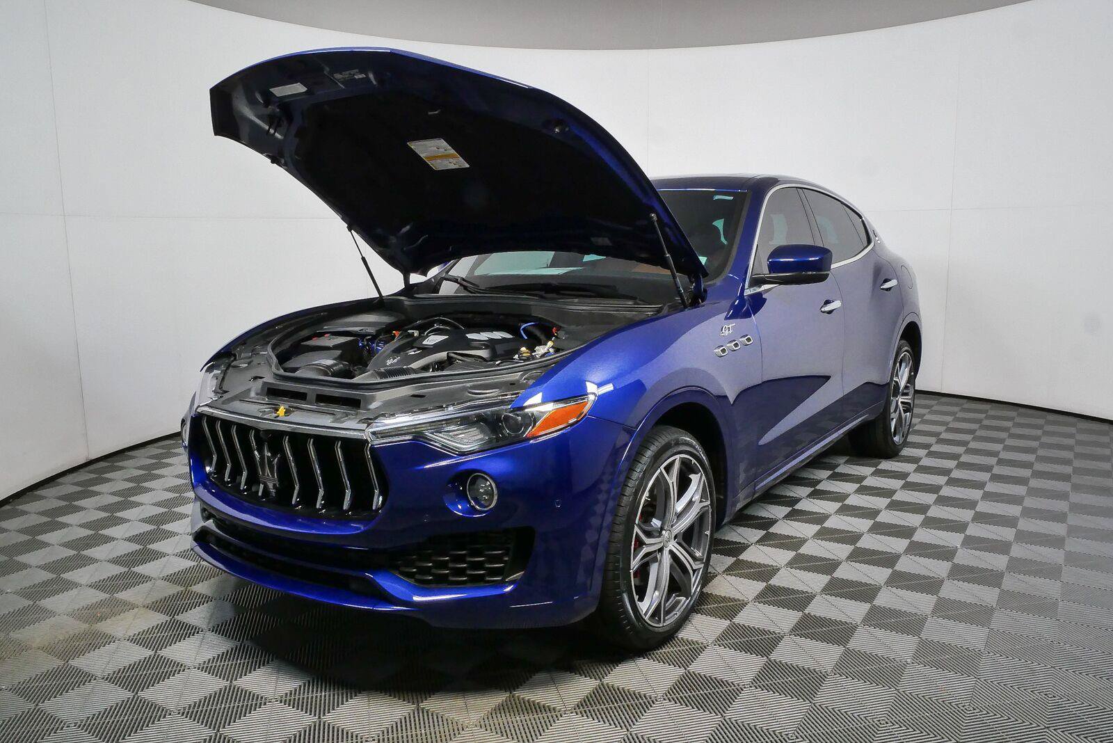 Used 2023 Maserati Levante GT AWD/4WD image 33