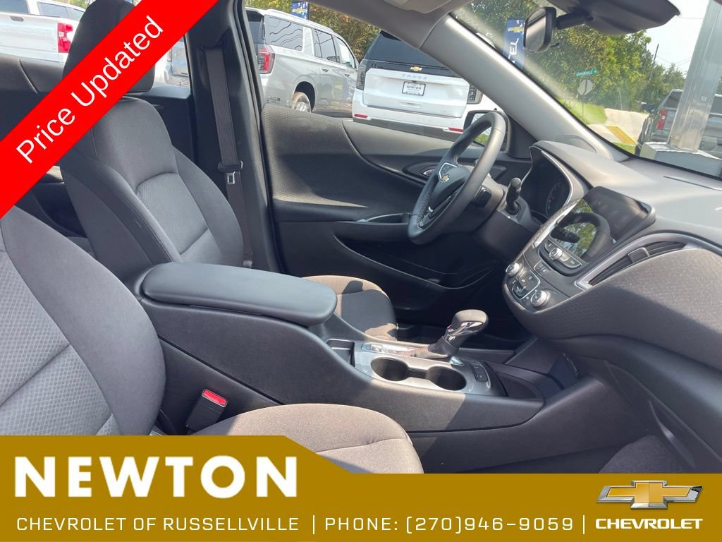 Used 2025 Chevrolet Malibu RS FWD image 20
