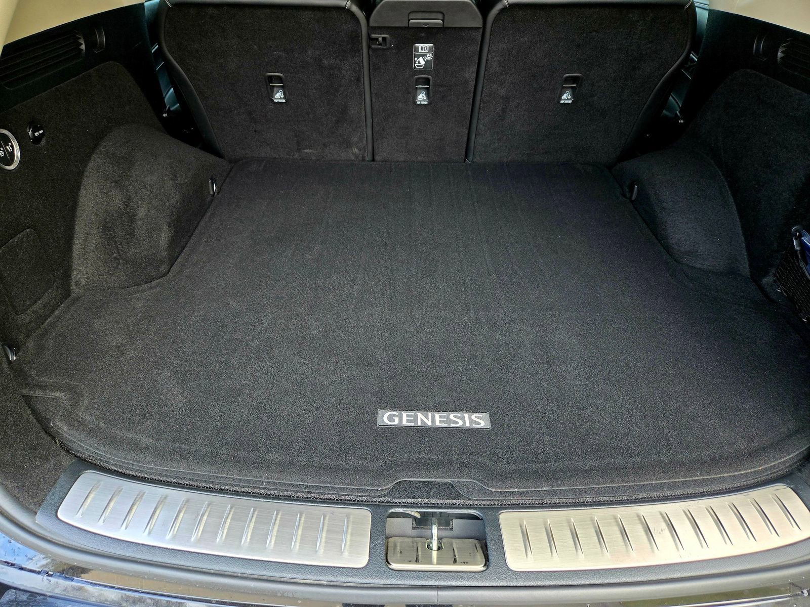 Used 2022 Genesis GV80 3.5T w/ Cargo Package image 29