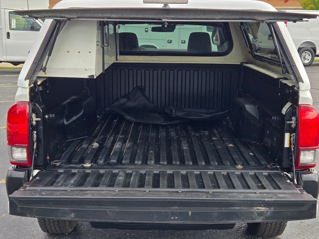 Used 2021 Toyota Tacoma SR RWD image 15