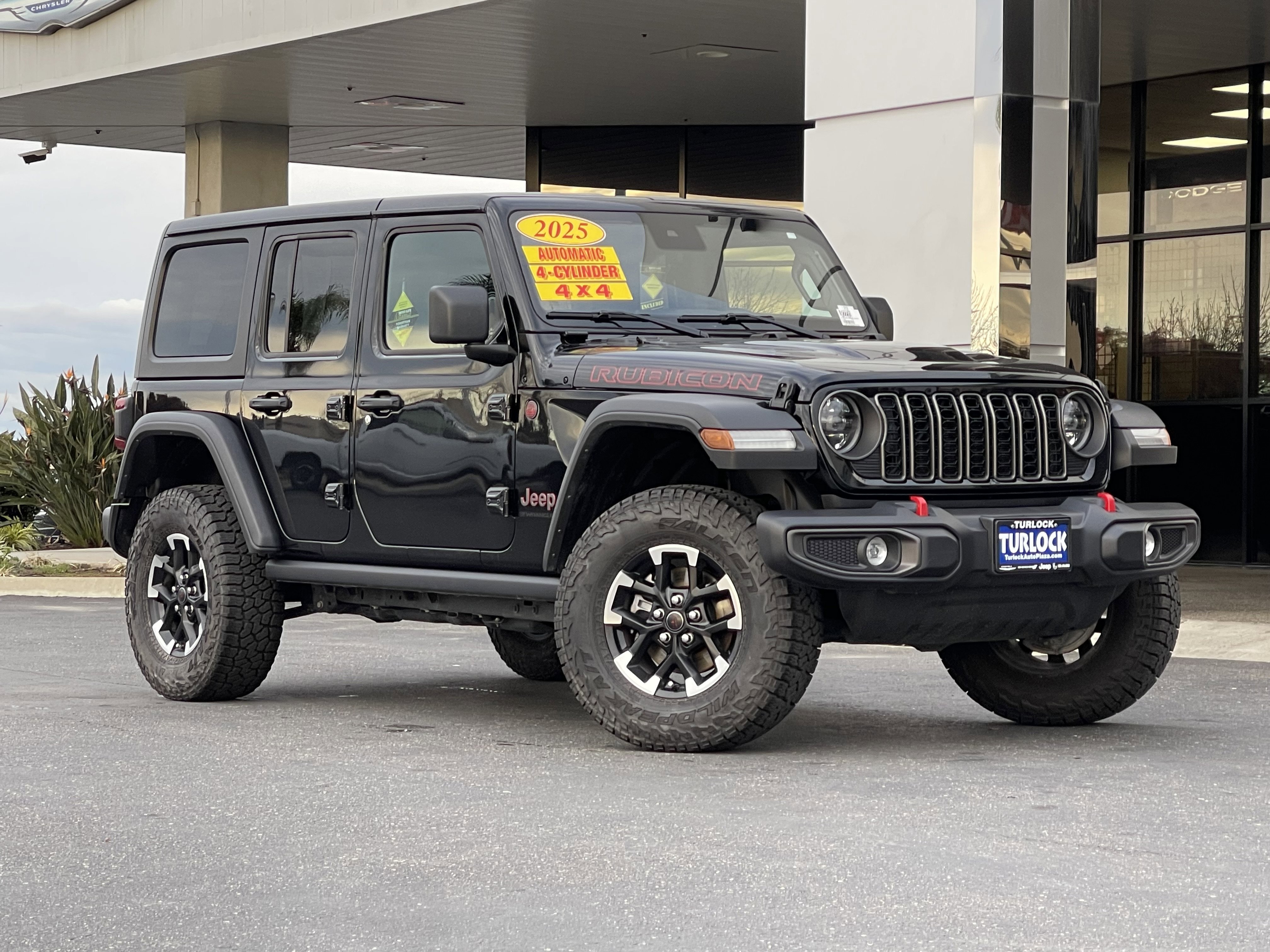 Used 2025 Jeep Wrangler Unlimited Rubicon AWD/4WD image 2