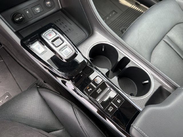 Certified 2023 Hyundai Sonata Limited FWD image 33