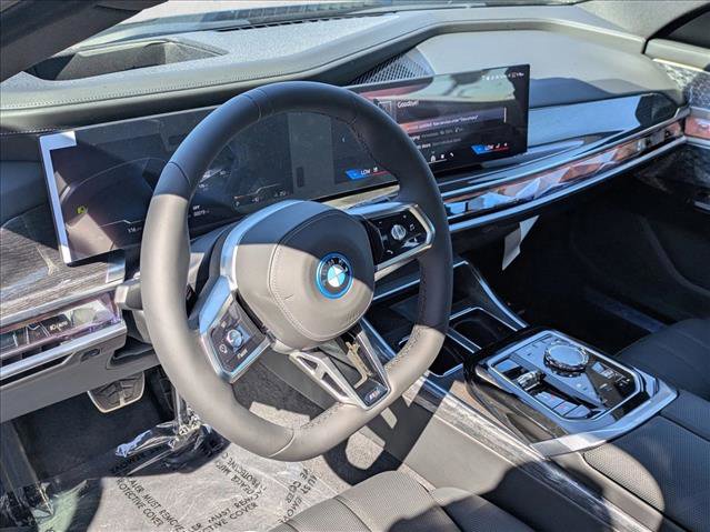 New 2026 BMW i7 xDrive60 w/ Executive Package image 3