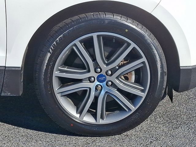 Used 2020 Ford Edge Titanium w/ Class II Trailer Tow Package AWD/4WD image 11