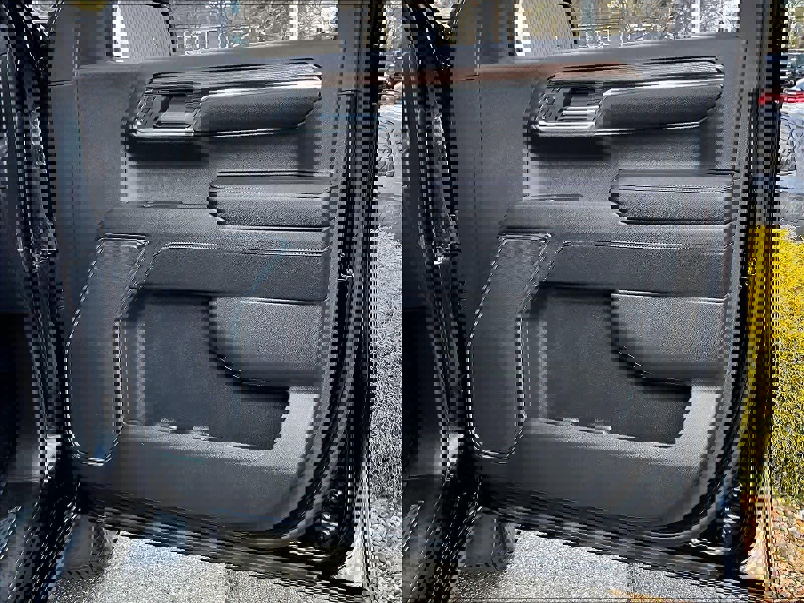 Used 2023 Chevrolet Silverado 1500 LT AWD/4WD image 12