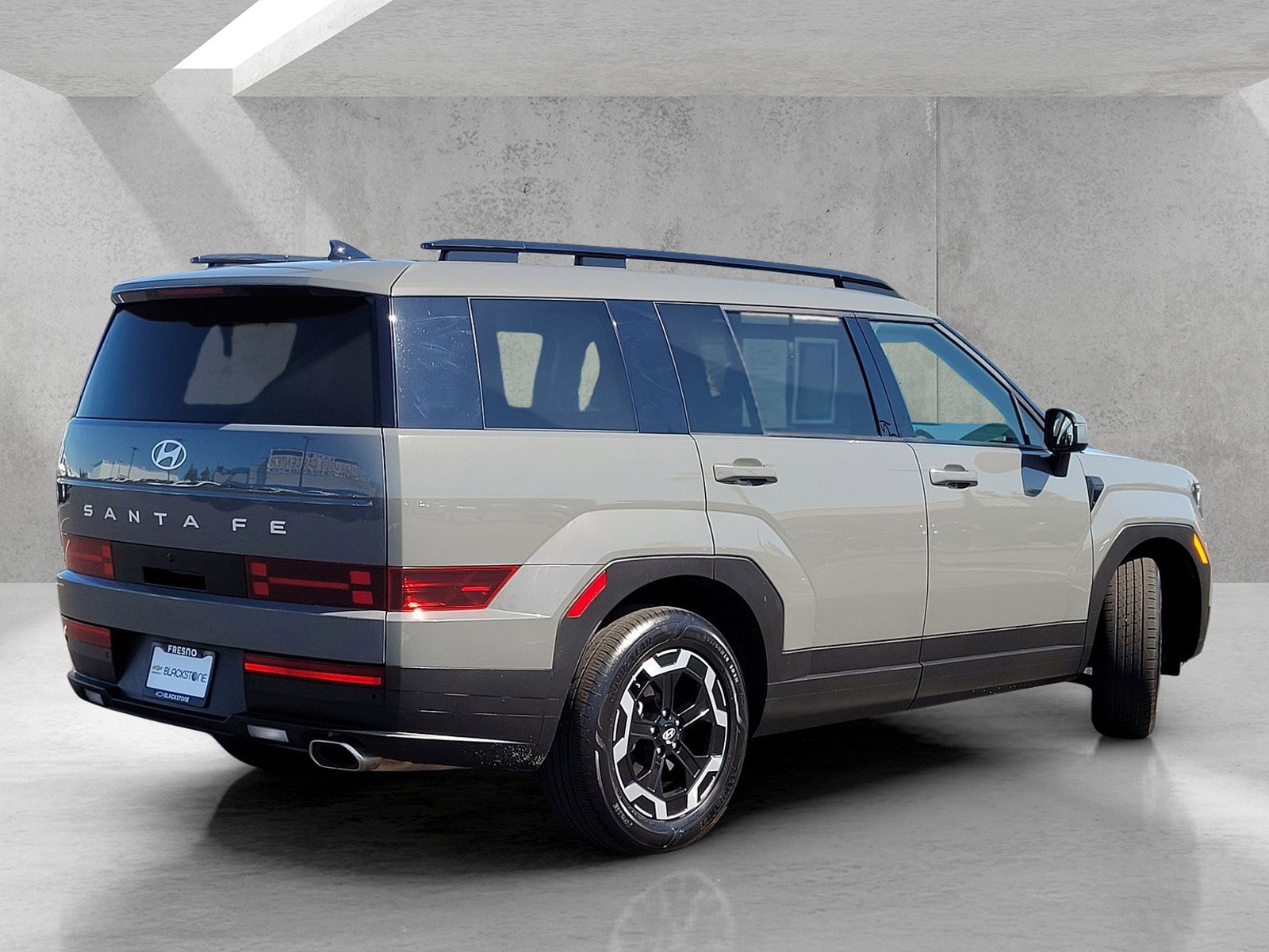 Used 2024 Hyundai Santa Fe SEL image 4