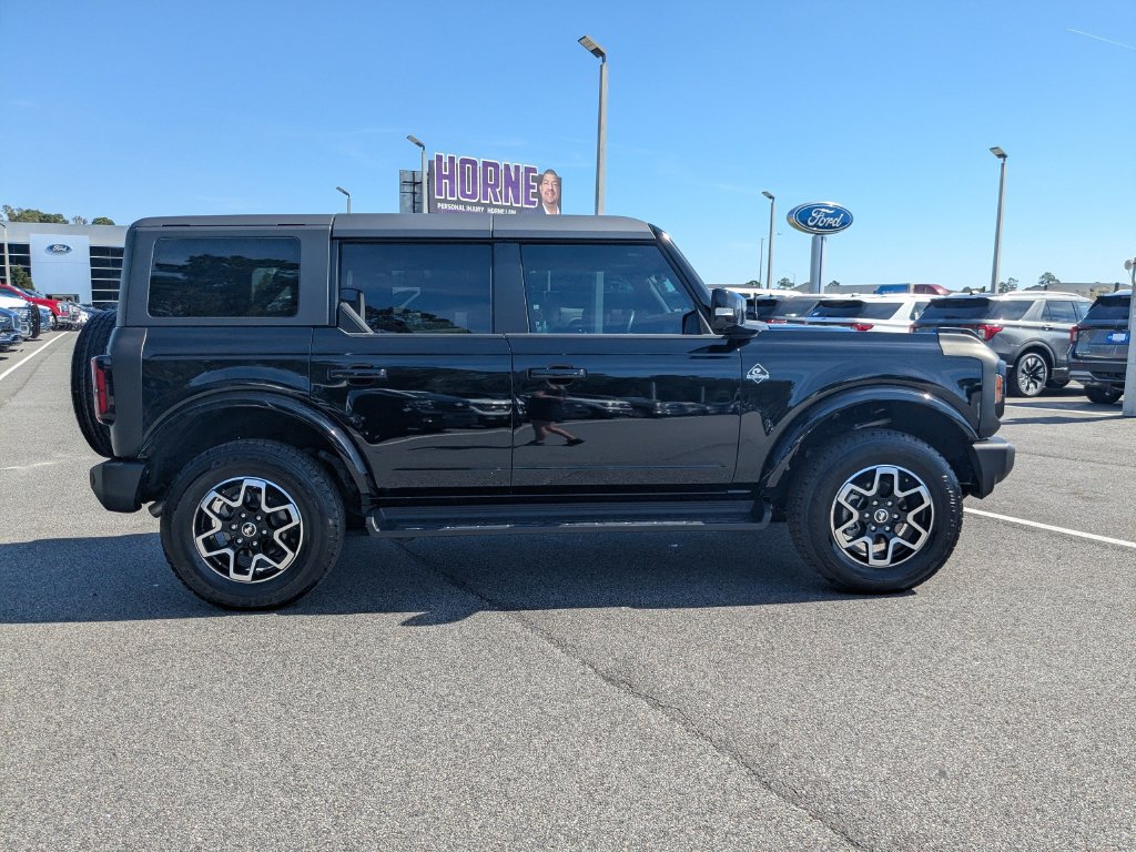 Used 2025 Ford Bronco Outer Banks AWD/4WD image 3