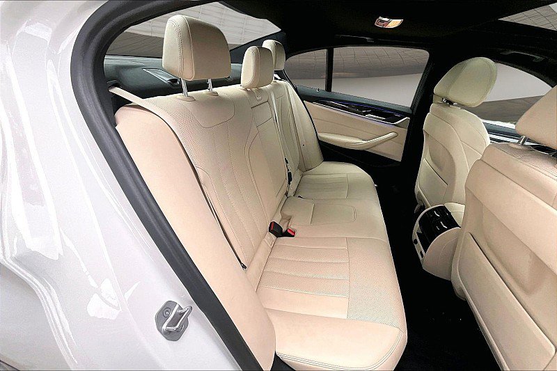 Used 2023 BMW 530i image 23