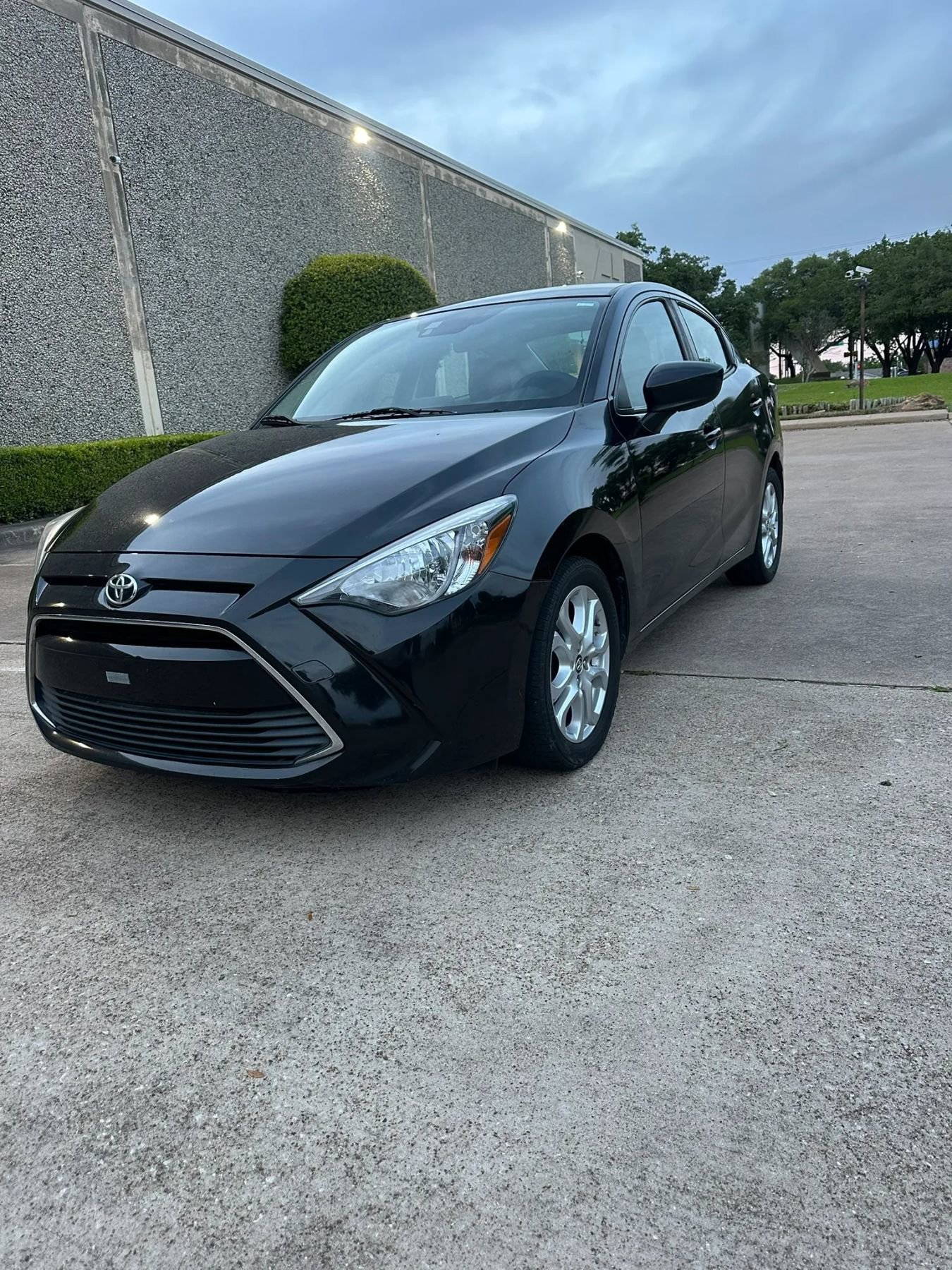 Used 2017 Toyota Yaris iA image 1