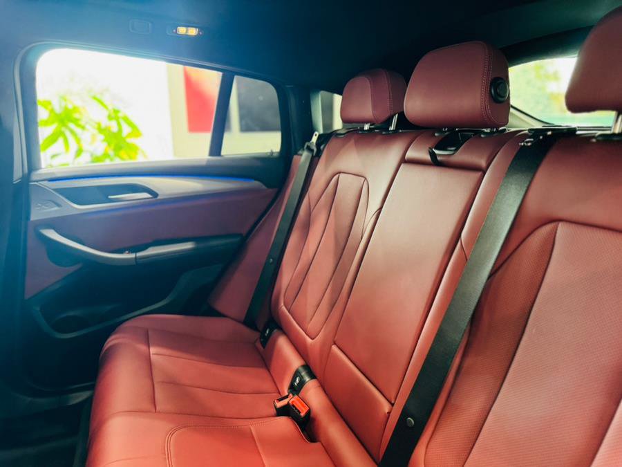 Used 2025 BMW X4 xDrive30i image 18