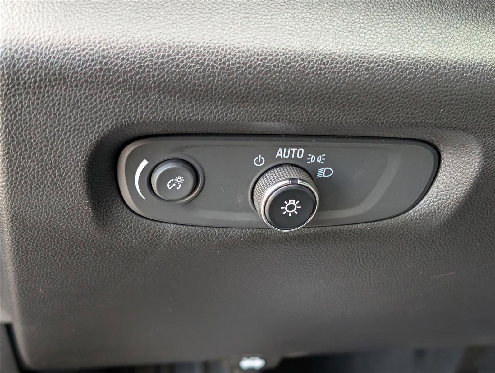 Used 2022 Chevrolet Traverse LT w/ LPO, Floor Liner Package image 24