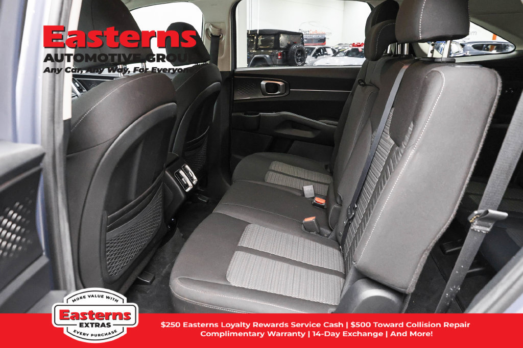 Used 2022 Kia Sorento LX FWD image 21