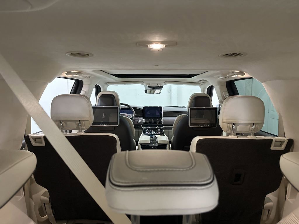 Used 2020 Lincoln Navigator L Black Label w/ Cargo Convenience Package image 23