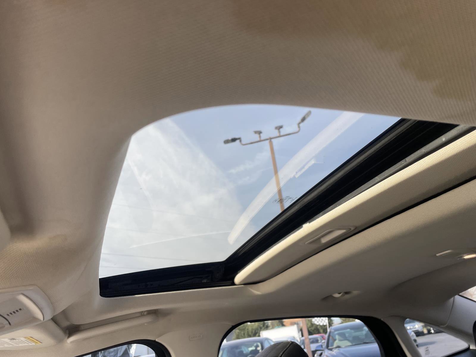 Used 2018 Ford Focus Titanium w/ Titanium Technology Package image 8