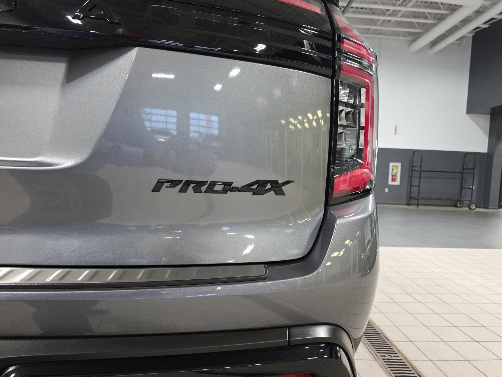 Certified 2025 Nissan Armada PRO-4X w/ Pro-4X Premium Package AWD/4WD image 11